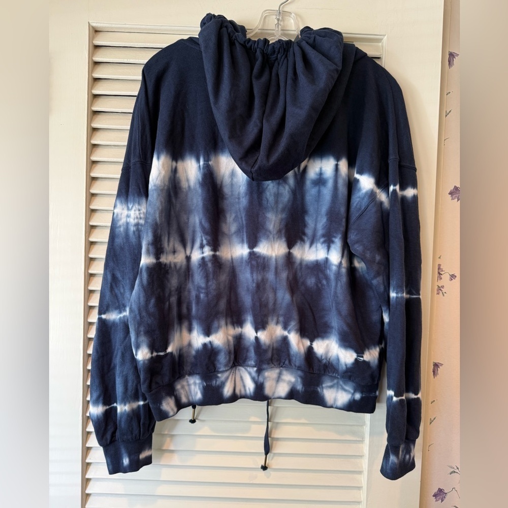 NWT Young Fabulous & Broke Blue & White Tie Dye Piper Fleece Hoodie in Medium - Picture 3 of 8